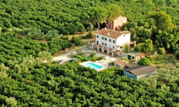 Caprarola Apartamento | Apartamento Casale Zuccari en Lago di Vico - 7 personas, 3 dormitorios