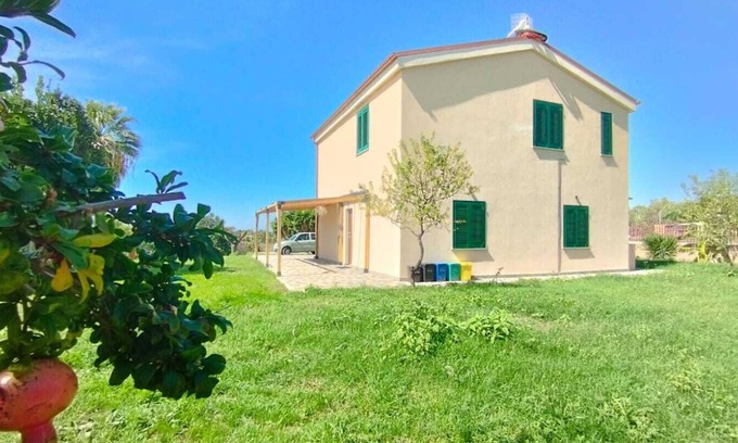 Tarquinia Casa | Casaleri is the ground floor of a Maremma reclamation farmhouse 3 km from the sea