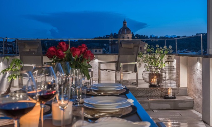 Santa Maria Novella Apartamento | Casamanda Penthouse – A Light-Filled Florentine Gem with Panoramic Terrace