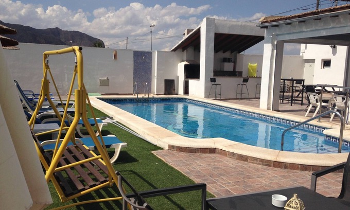 Orihuela Villa | CASA RURAL EL CHALET CON PISCINA PRIVADA, CERCA DE LA PLAYA, Y GOLF EN COCHE