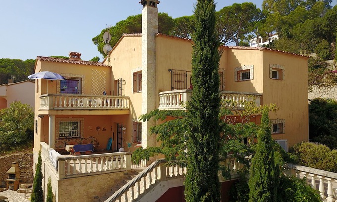 Begur Apartamento | Casas-Buendia Elegante y espacioso apartamento junto a la piscina
