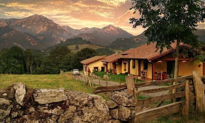 Margolles Chalet De Esquí | CASAS RURALES ENTRECASTAÑOS. ENTRE EL MAR Y LA MONTAÑA