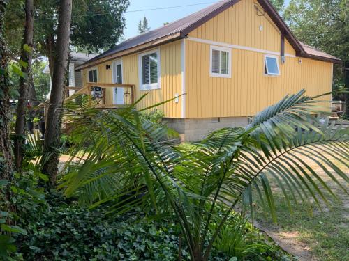 Sauble Beach Casa | CasaVon Cottages Cottage A
