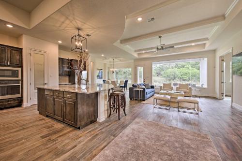 Spring Branch Casa | Cascada at Canyon Lake about 1 Mi to Wedding Venues!