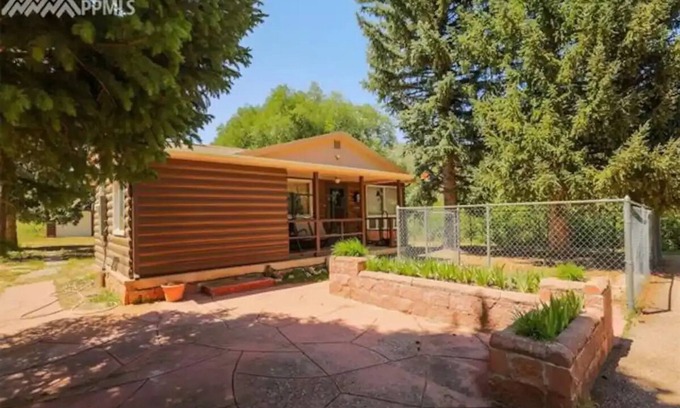 Cascade-Chipita Park Cabina | Cascade Cabin by the Creek