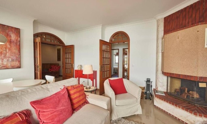 Cascais Apartamento | Cascais Handsome Apartment