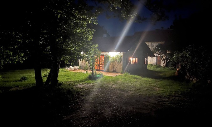 Casaleggio Boiro Casa | Cascina Mondovile in Casaleggio Boiro, in the Capanne di Marcarolo Park
