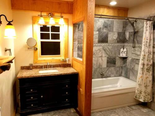 Stanardsville Apartamento | Cascina Rococo at White Lotus Eco Spa Retreat