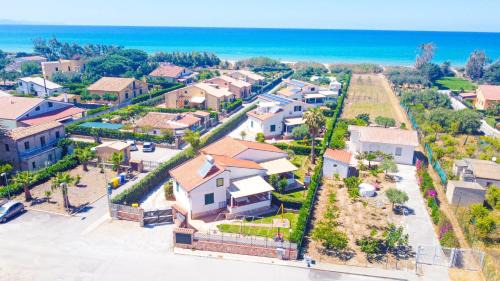 Piana Calzata Casa | Case Vacanze Mare Nostrum - Villas in front of the Beach with Pool