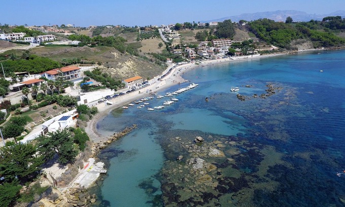 Tonnara di Bonagia Apartamento | Case Vacanza Renella 3 Beds Balcony, Wifi, Self-catering, 200mt From the sea