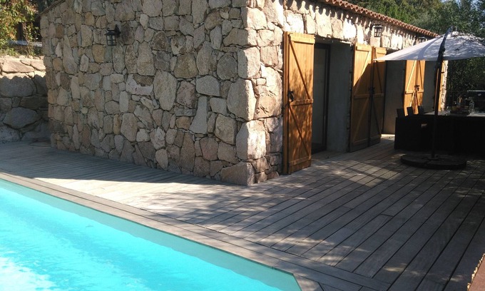 Porto-Vecchio Casa | Establecimiento climatizado con piscina en Muratello, a 10 minutos de Porto Vecchio.