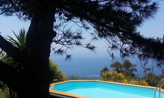 Monte Gallina Cabaña | casetta eoliana piscina escondida romántica, jacuzzi y sauna, uso privado de los huéspedes