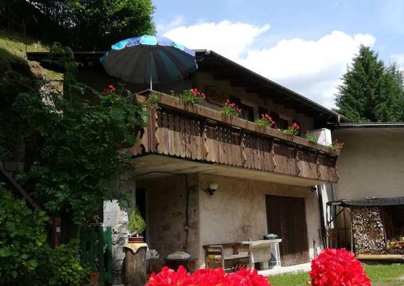 Bondo Casa | CASETTA INDIPENDENTE NEL VERDE PER 2/3 PERSONE
