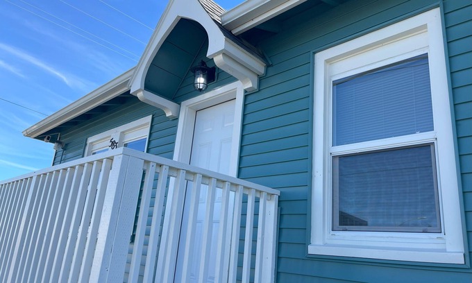 Crescent City Cabaña | Casita By The Sea - walk to beach