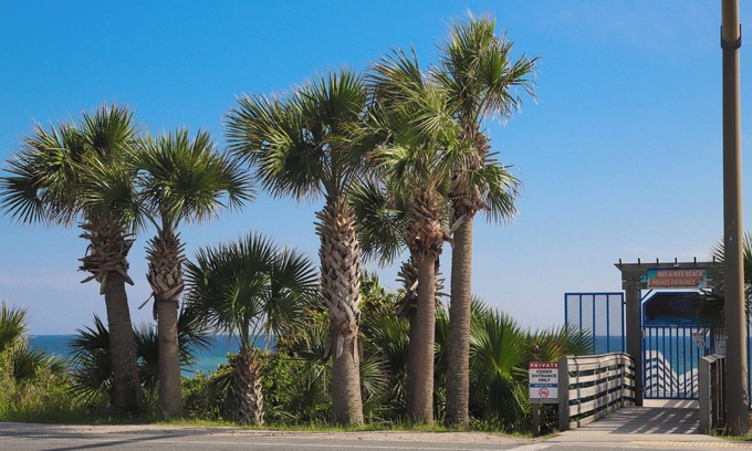 Bid-a-wee Beach Cabaña | Casita By The Sea