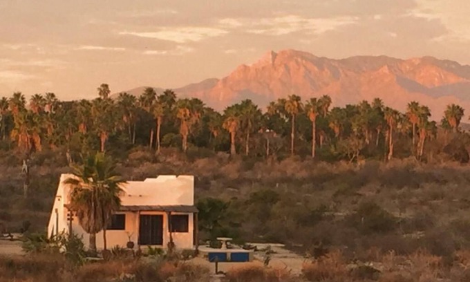 Todos Santos Apartamento | Privacidad junto a la naturaleza, impresionantes vistas al océano y al Mtn y solo 2 lotes de la playa
