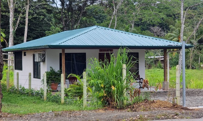Puerto Jimenez Casa | Casita en pueblo Costarricense muy linda y segura PURA VIDA