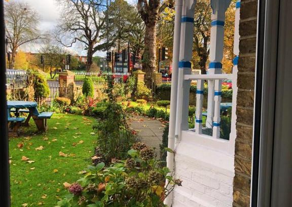 Ealing Casa | Caspian Hotel