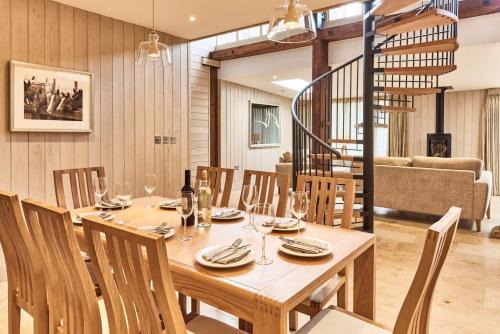 Matfen Casa | Caspian House