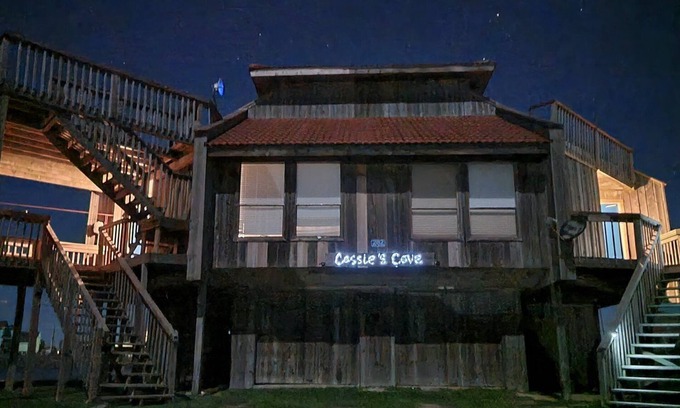 Matagorda Condominio | Cassie's Cove is a perfect multi family getaway