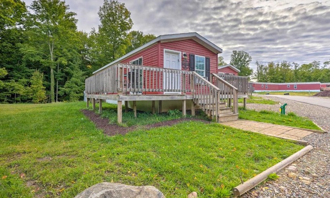 Cassopolis Casa | Cassopolis Cabin, Little Fish Lake On-Site!