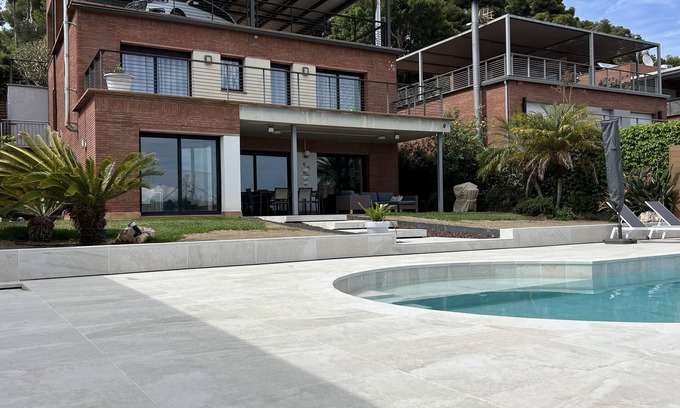 Castelldefels Casa | Castelldefels : Casa con piscina y jardín privado