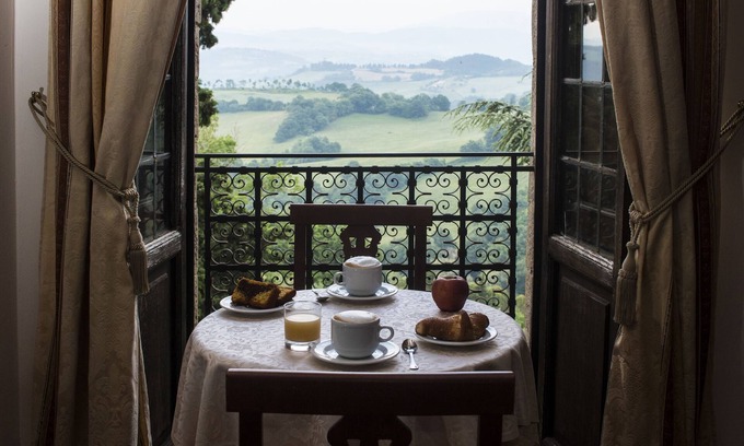 Monteluiano Casa | Castello Di Petroia Relais