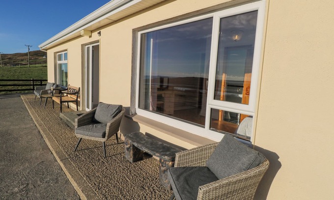 Clifden Cabaña | CASTLE DEMESNE HOUSE, family friendly in Clifden, County Galway