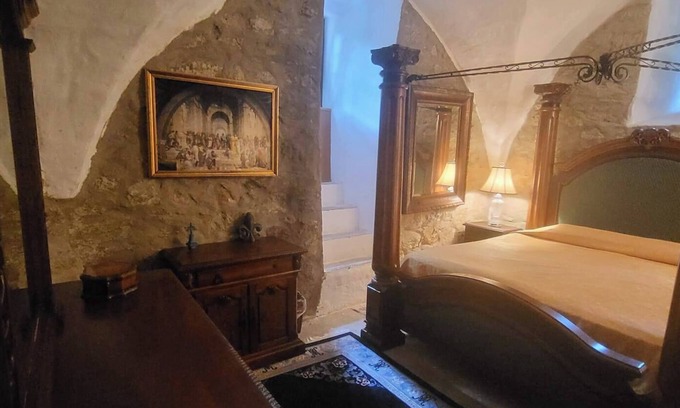 Wetzlar Otro | Castle Hermannstein - KingsRoom