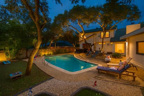Whispering Oaks Casa | Castle Hills Escape 4BR with Pool n Game Room