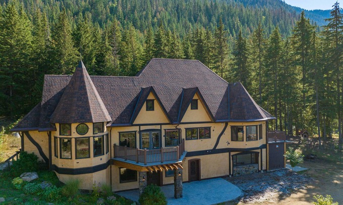 Silverton Casa | Castle in the Mountains! Private country mansion for events, retreats, weddings!