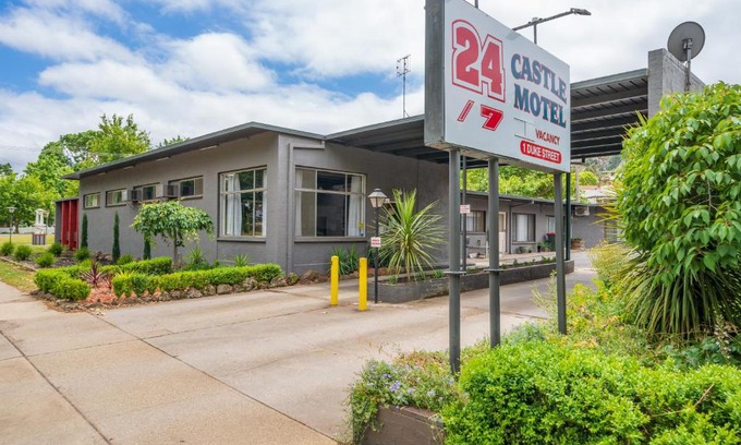 Castlemaine Hotel | Castle Motel