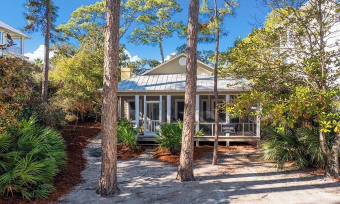 Grayton Beach Casa | Castle of Dreams - Grayton Beach, 30A, Se aceptan mascotas, Bike to Seaside!