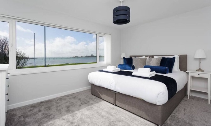 Portsmouth Casa | Castle View - 2 Bedroom House