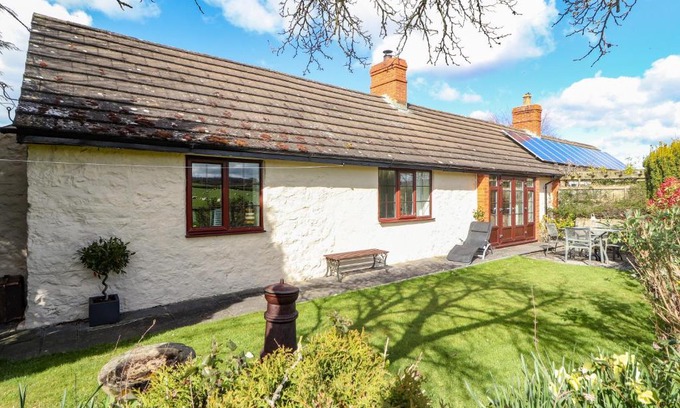 Llanychan Casa | Castle View Cottage