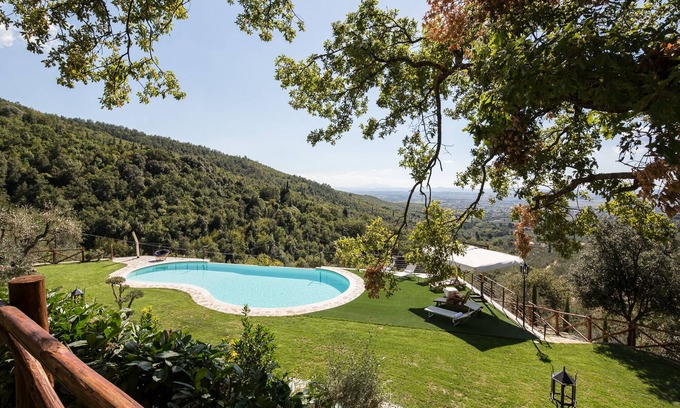 Pieve al Bagnoro Otro | Castillo con vista panorámica cerca de Cortona adecuado para grupos de amigos.