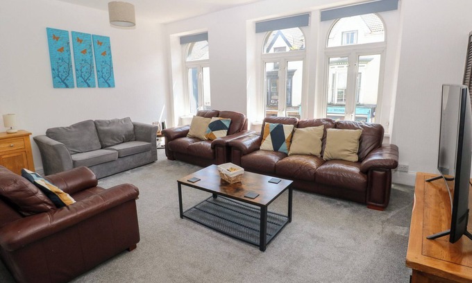 Mumbles Cabaña | CASTLEVIEW COASTAL COMFORT, pet friendly in Mumbles