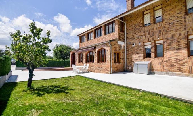 Hoznayo Casa | Castro Vizmaya, cómoda y amplia planta baja con jardín cerca de todo