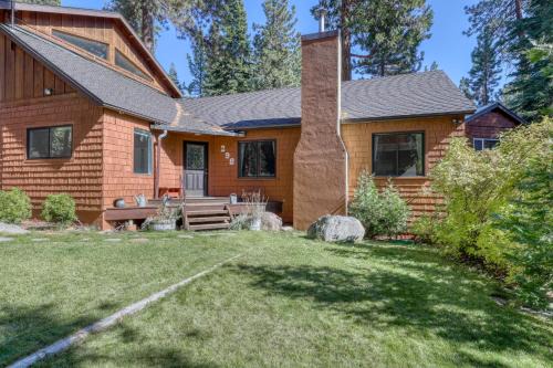 Tahoe Vista Casa | Casual and Cute Cabin Near the Lake