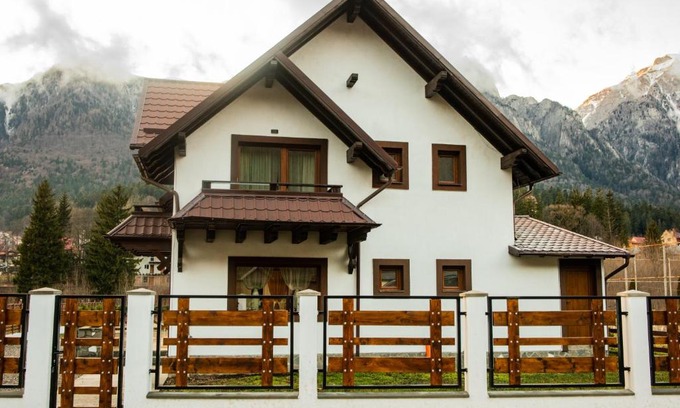 Busteni Casa | Casuta Doi Ponei