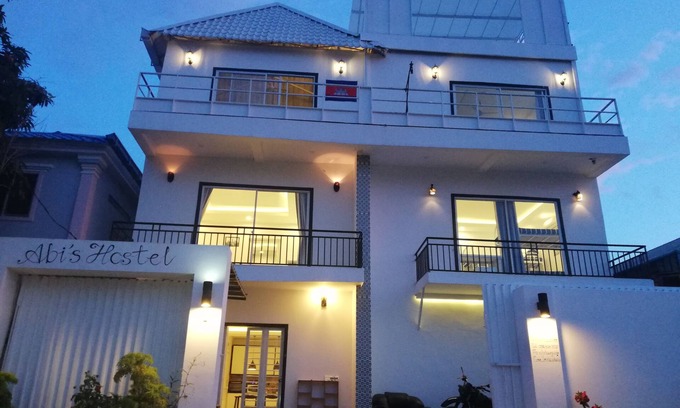 Sangkat Sla Kram Casa | Cat's Hostel