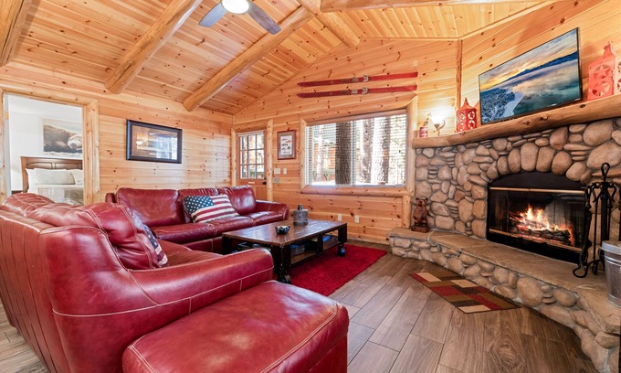 Big Bear Lake Casa | Cabina Catalina Creekside: Cabina de 2 dormitorios / 2 baños en Big Bear Lake, para 4 personas