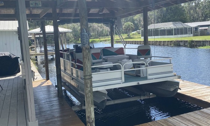 Lorida Casa | Catch and Relax…away from it all but close enough to everything. little Gem!!!
