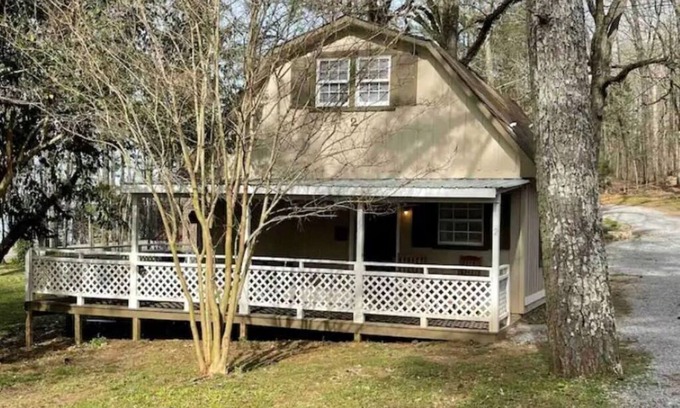 Scottsboro Cabina | Catfish Cabin - Perfect Little Get-away