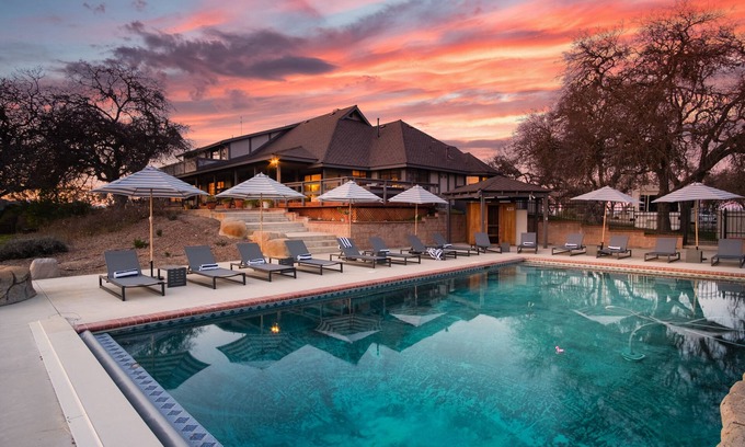 Templeton Casa | Encantadora finca aislada con sauna y vistas | Capacidad para 28 personas ❤ Cathedral by AvantStay