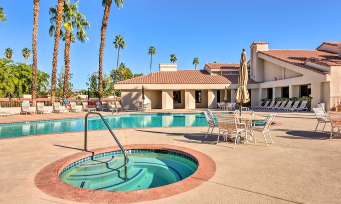 Cathedral City Condominio | Área de Palm Springs Condo w / piscina y acceso a tenis!