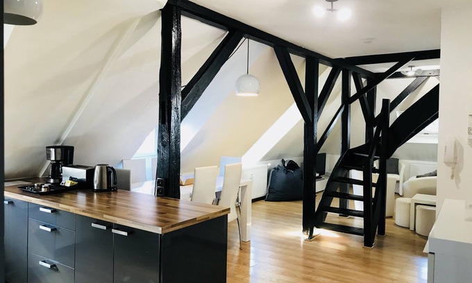 City-Centre - Petite France Apartamento | VISTA DE LA CATEDRAL (2 minutos a pie); DUPLEX CLIMATIZADO - CENTRO COMPLETO clasificado 3 *