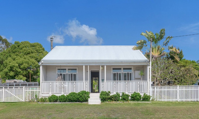 Catherine Hill Bay Casa | Catho Miners Cottage [pet friendly]