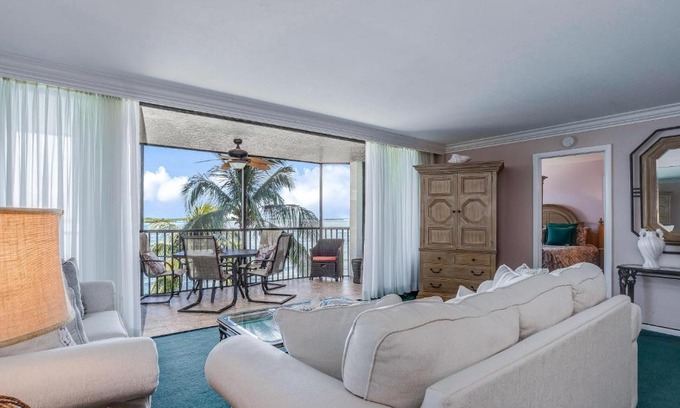 Punta Rassa Casa | Causeway Dreams & Sanibel Sunsets