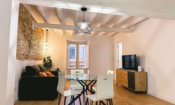 Old Town Apartamento | Cavallers by Unik Vacation